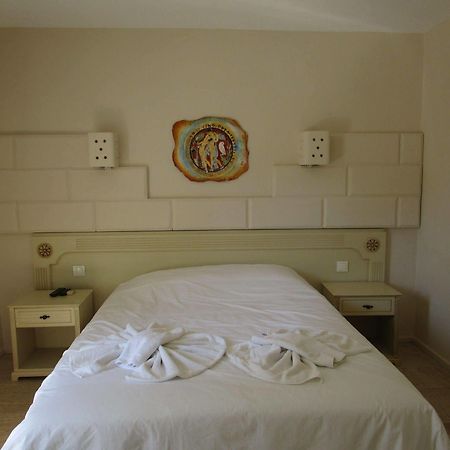 Club Mackerel Holiday Village Foça Esterno foto
