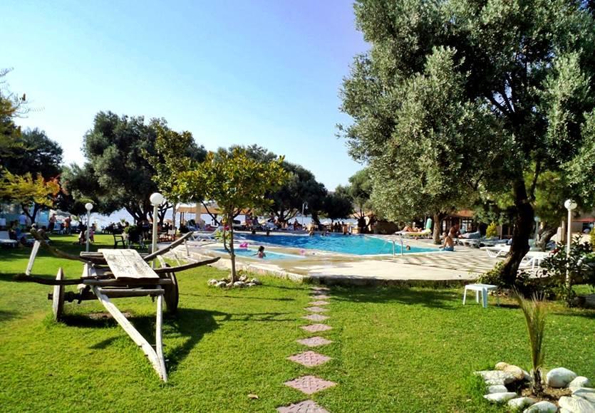 Club Mackerel Holiday Village Foça Esterno foto