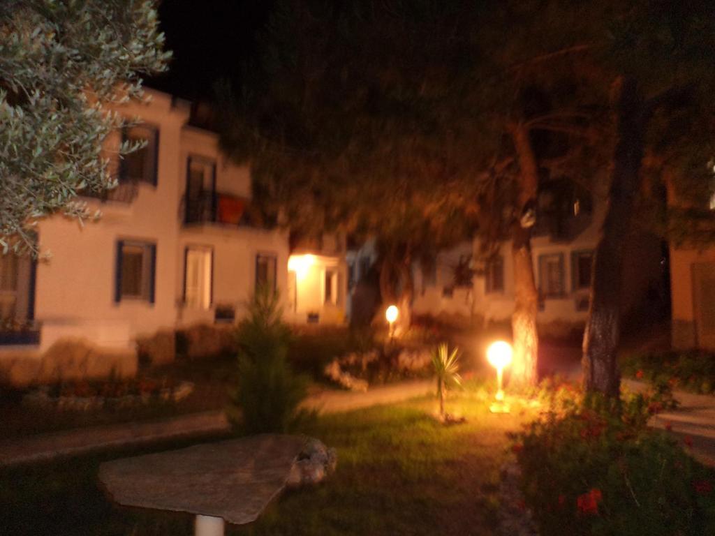 Club Mackerel Holiday Village Foça Esterno foto