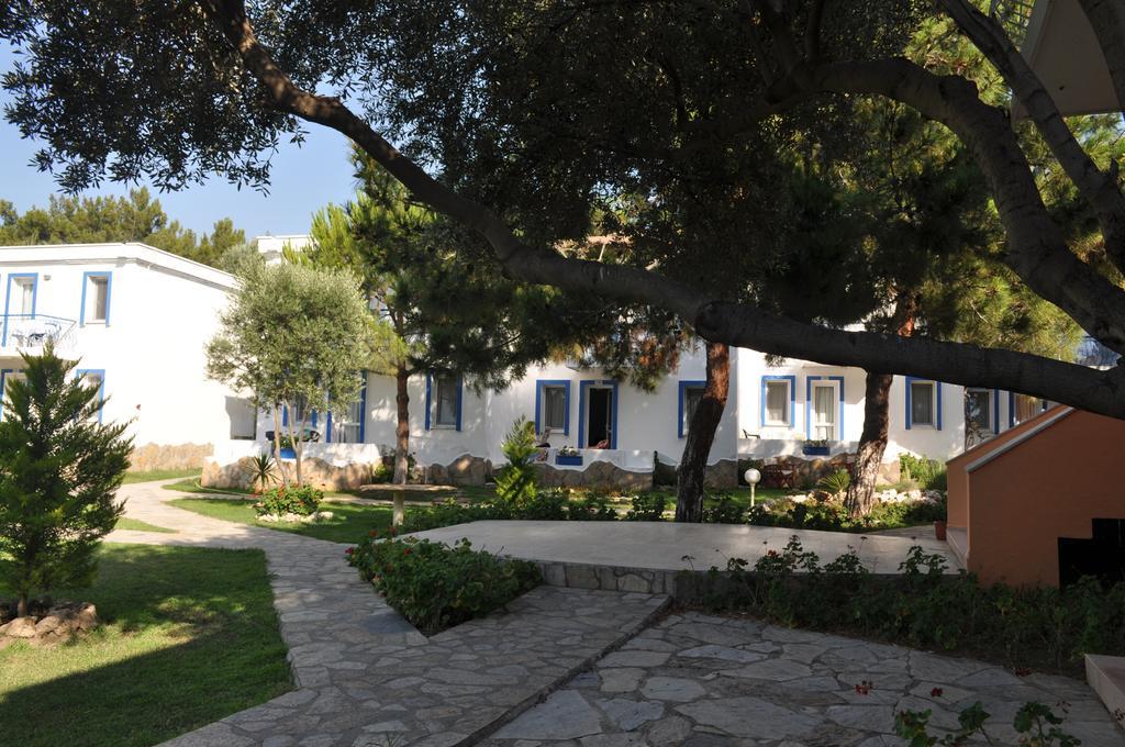 Club Mackerel Holiday Village Foça Esterno foto