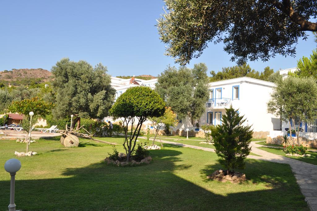 Club Mackerel Holiday Village Foça Esterno foto