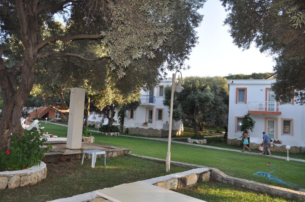 Club Mackerel Holiday Village Foça Esterno foto
