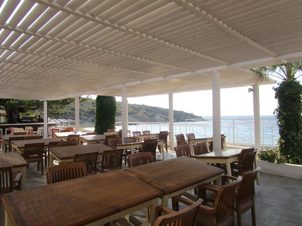Club Mackerel Holiday Village Foça Esterno foto