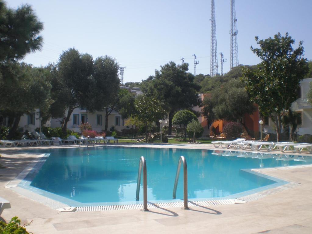 Club Mackerel Holiday Village Foça Esterno foto