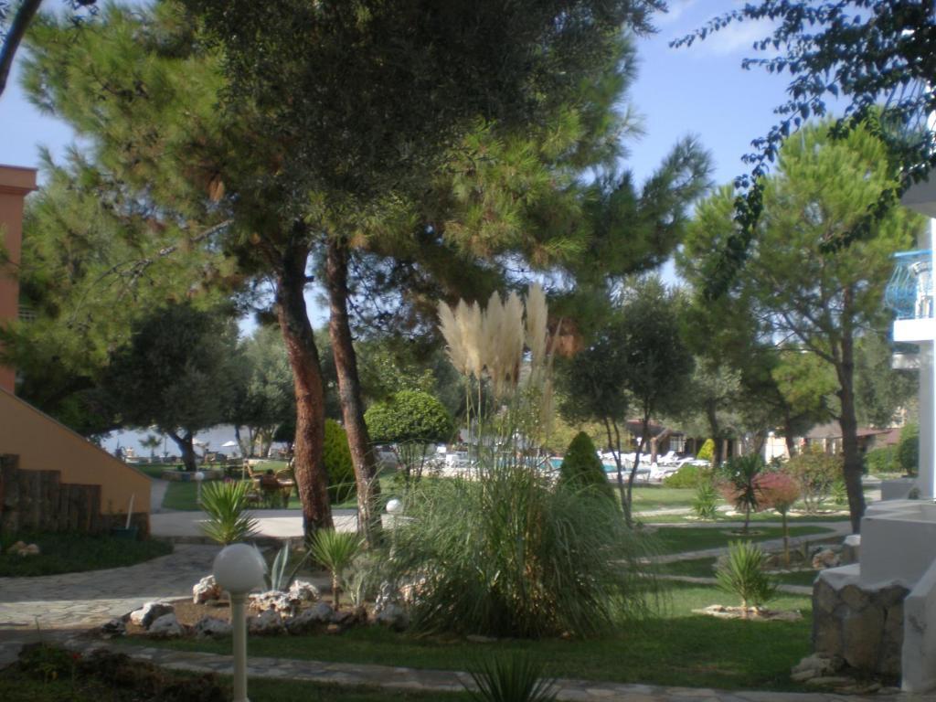 Club Mackerel Holiday Village Foça Esterno foto