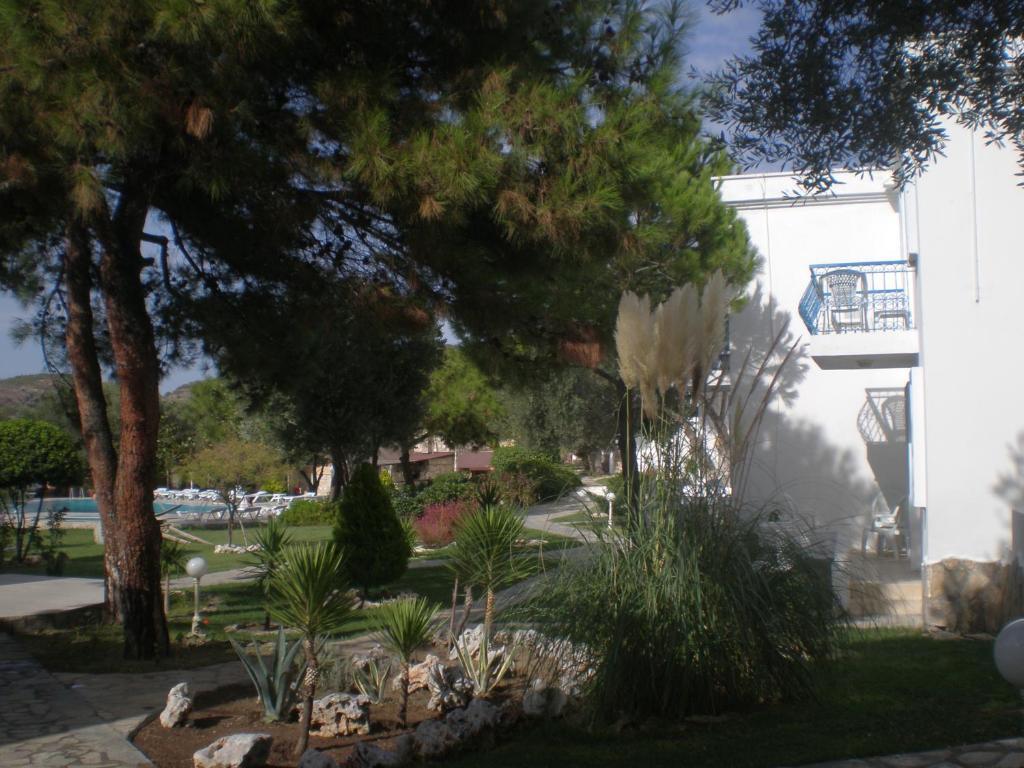Club Mackerel Holiday Village Foça Esterno foto