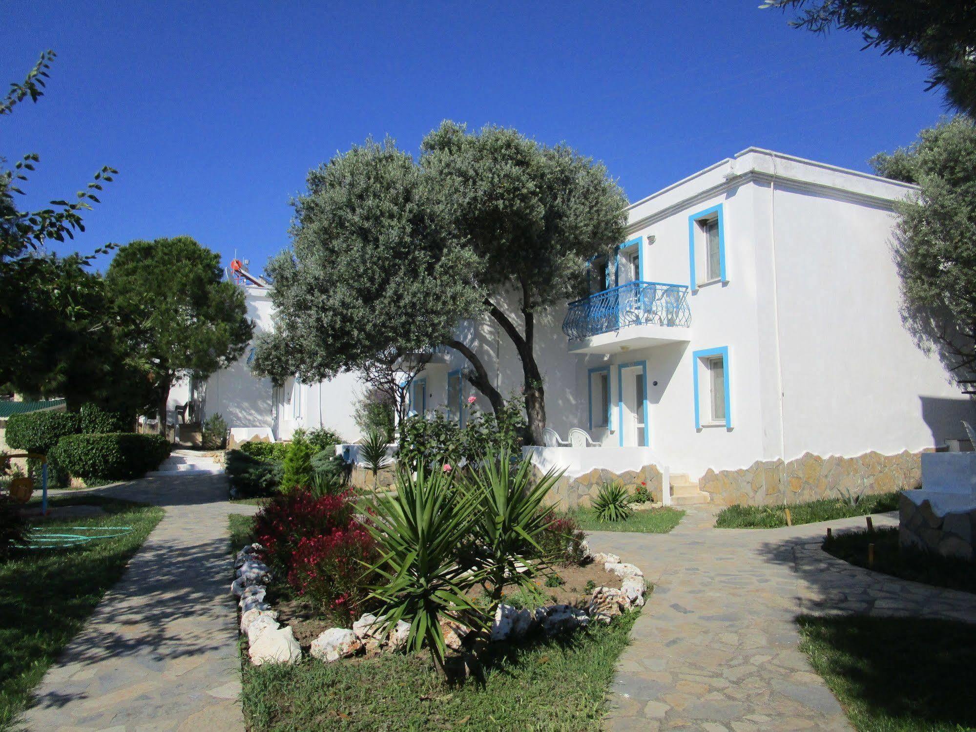 Club Mackerel Holiday Village Foça Esterno foto